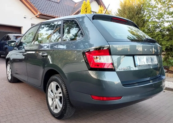 Skoda Fabia cena 29900 przebieg: 167000, rok produkcji 2020 z Brześć Kujawski małe 211